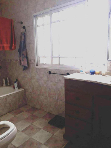Imagen 20 de 30 de Moderno Chalet De 4 Ambientes Con Garaje Y Parque