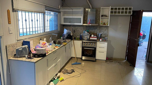 Unquillo , Venta ,hermosa Casa Dos Dormitorios , Cochera Y Piscina