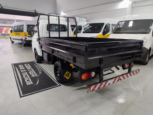 Hyundai HR 2.5 LONGO SEM CAÇAMBA 4X2 16V 130CV TURBO INTERCOOLER DIESEL 2P MANUAL