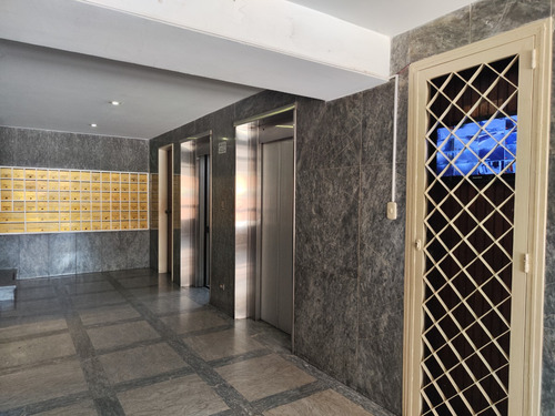 Apartamento En La Avenida Rómulo Gallegos
