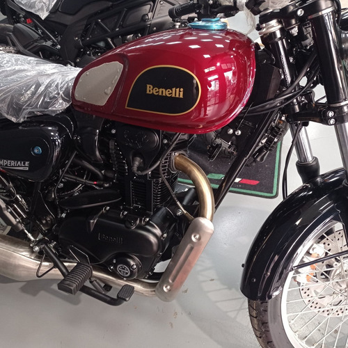 Imagen 12 de 15 de Benelli Imperiale 400