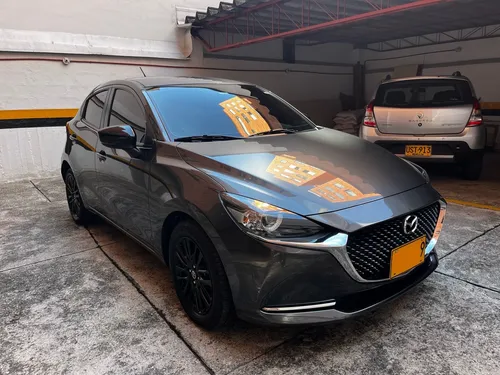 Mazda 2 Sport 1,5 AT Touring Carbón Edition