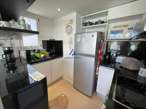 Moderno Apartamento 2 Dormitorios C Parrillero Propio En Montoya