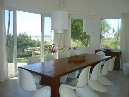 Excelente Propiedad En Barrio Privado De Gran Categoría -ref:211