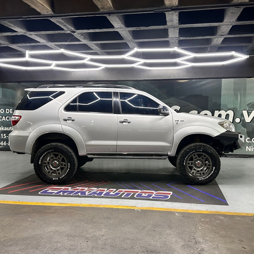 Toyota Fortuner 2010