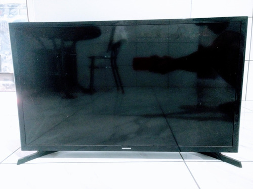 Imagem 1 de 3 de Tv Samsung 32  Tela Quebrada Para Utilizar As Placas