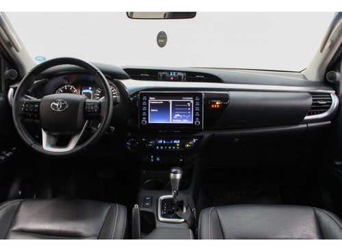 Toyota Hilux 2.8 D-4D TURBO DIESEL CD SR 4X4 AUTOMÁTICO