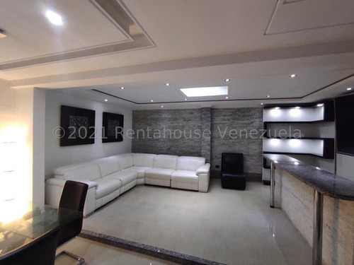 Maria Elena Latouche Se Vende Townhouse Imponente En Mañongo Completamente Amoblado. Planta 100% Y Pozo. Ven Visítalo !! Mels 23-21578