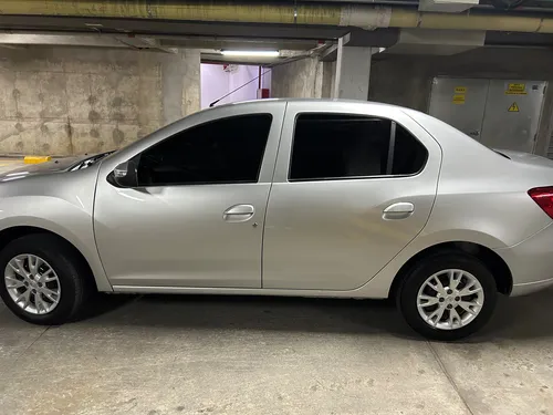 Renault Logan 1.6 Authentique / Life