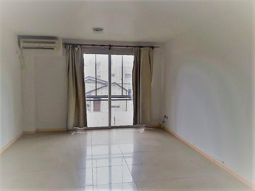 Imagen 3 de 8 de Departamento Monoambiente - Frente - Castelar Centro