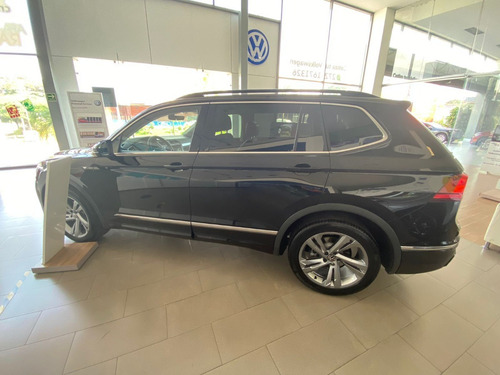 Imagen 2 de 13 de Tiguan R-line Mod 2022