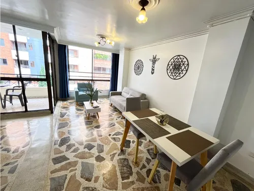 Apartamento En Venta En Laureles, Medellín Con Parqueadero Cubierto