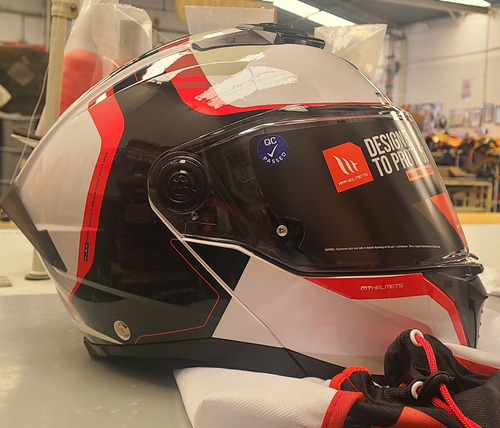 Casco Para Motocicleta Atom 2 Mt Helmet Rojo Emalla B0 Gloss Xxl (Usado)