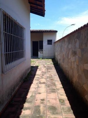 Casa No Grandesp À 500 Metros Do Mar E Com Edícula | 6466 E