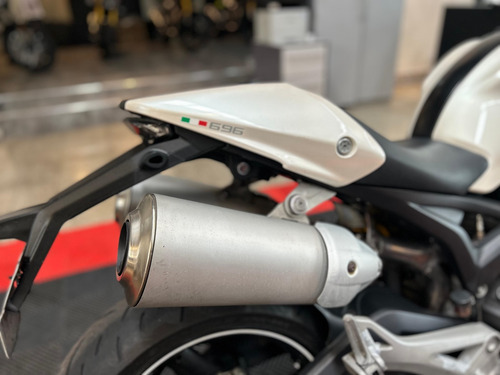 Ducati Monster 696 Año 2009 - Hilton Motors Co.