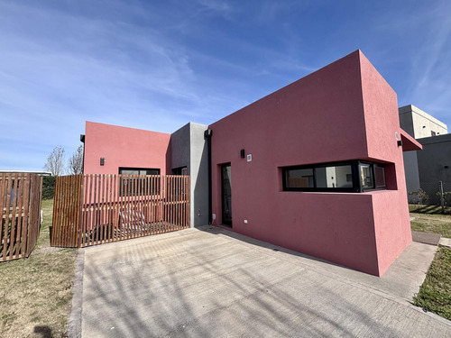 Casa En Venta San Sebastian Area 13