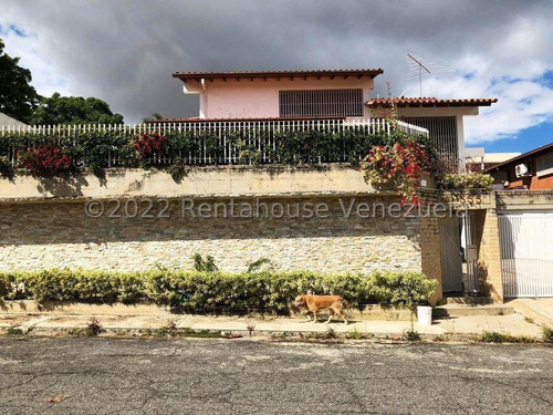  Casa En Venta Cumbres De Curumo 900 Terreno 560 Construcción Cinco Dormitorios Cinco Baños Cinco Puestos Estacionamiento Parque Infantil Piscina Gimnasio Vista Al Ávila Tanque De 25mil Litros  Agua