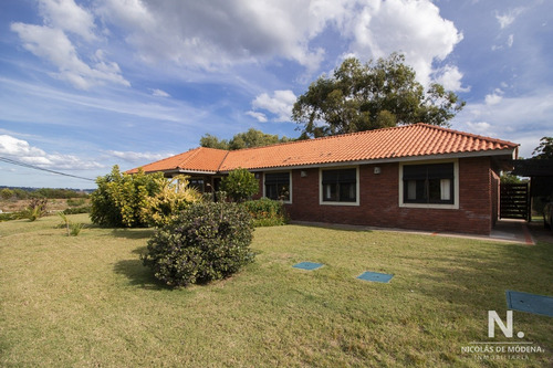 Casa En Venta En Zona Tio Tom Muy Cerca Del Mar