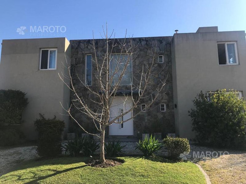 Imagen 2 de 30 de Casa En Venta En Barrio La Celina- Maroto Propiedades