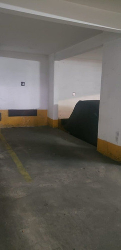Imagen 4 de 7 de Rivadavia2200. Cochera En Excelente Ubicación