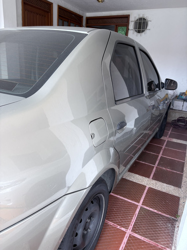 Renault Logan 1.4 Entry Familier Fii