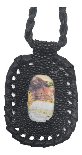 Collar Escapulario Señor De Cuetzala En Piel De Mantarraya Negro