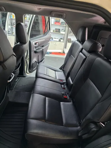 Toyota Fortuner 2.7 Srv