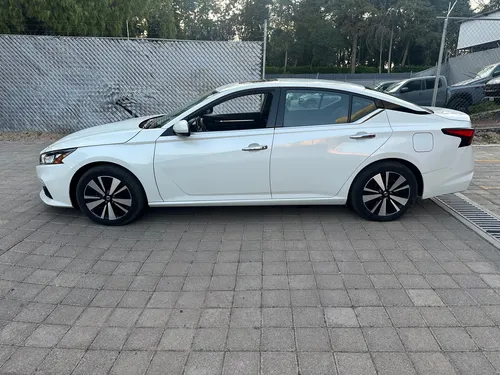 Nissan Altima 2.5 Advance Navi Cvt