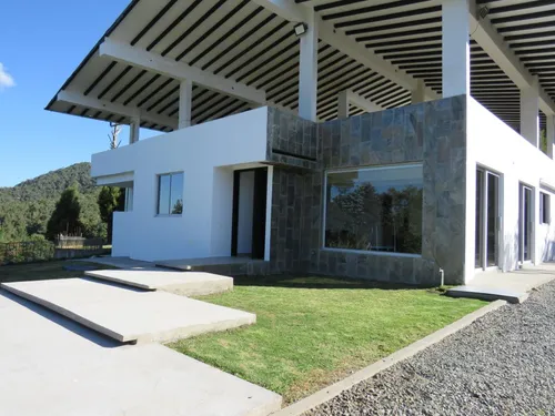 Casalote En Venta En Alto Del Escobero. Cod V14836