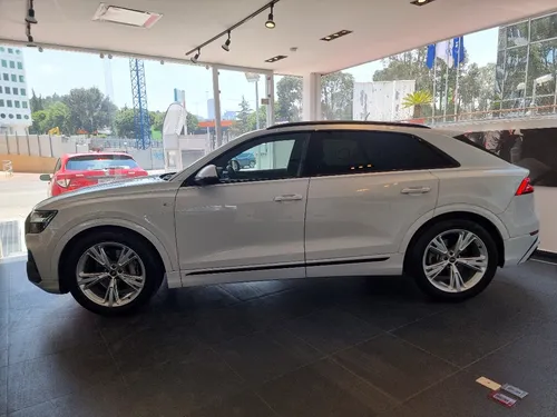 Audi Q8 2021
