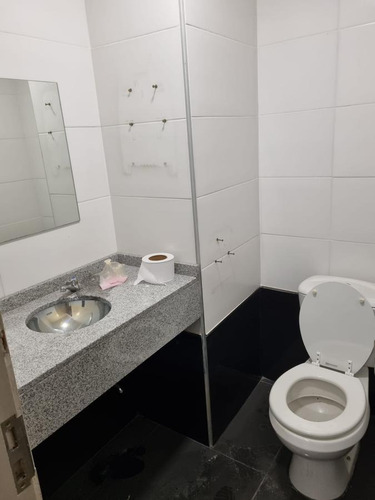 Imagen 15 de 25 de Local -esquina En 18 De Julio Esquina Andes , 450 M2, 45 Mts De Frente !!