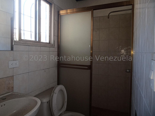 Edificio En Alquiler 24-6186 En San Martin