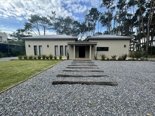 Casa En Venta En Laguna Blanca