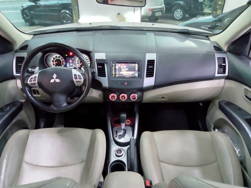 Imagem 7 de 10 de Mitsubishi Outlander 2013 3.0 V6 Gt4 4wd 5p