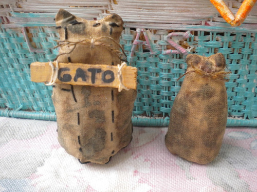 Dos Gatos Primitivos De Tela Antigua Tamaño Pequeño