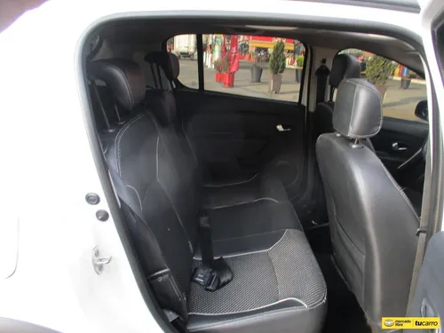 Renault Stepway 1600cc Mt Aa