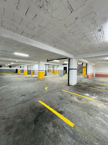 Piso Industrial En Alquiler 816 M2 - Urb. Los Ruices