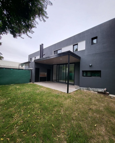 Imagen 11 de 24 de Cañuelas Chico, Duplex En Venta De 3 Dormitorios Con Escritorio, Cochera Doble