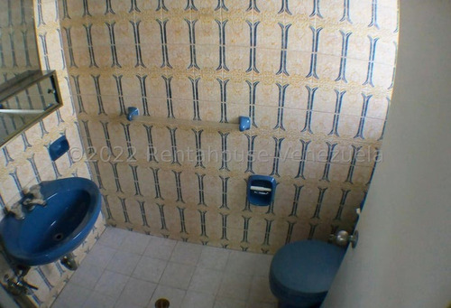 Jg Cod Flex 23-2807 Se Alquila Estupendo Y Espacioso Loca A Nivel De Calle En Boleita Norte Negociable