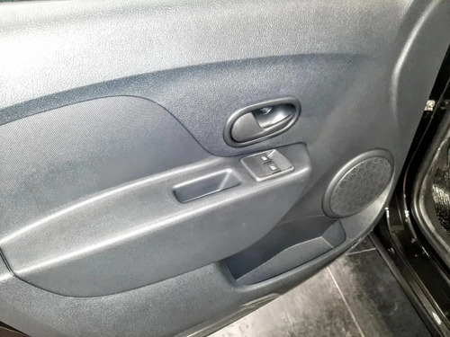 Imagen 9 de 15 de Renault Logan Life Taxi Remis Uber Didi Flota De Autos (dsv)