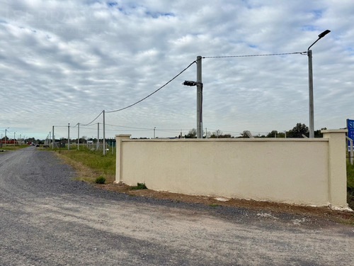 Venta. Lote Totalmente Perimetrado. Las Acacias. Los Pinos