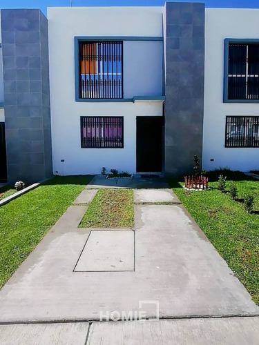 Imagen 1 de 12 de Casa En Renta Avenida Colinas De San Patricio, José Guadalupe Peralta Gámez, 66386