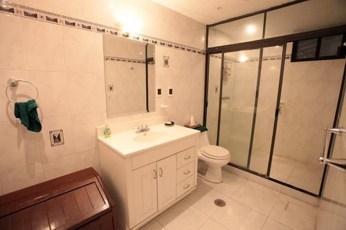 Imagen 20 de 22 de Oportunidad De Gran Residencia Con Jardín
