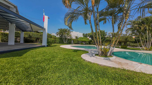Casa En Venta Con Jardin Privado En Jiutepec, Morelos