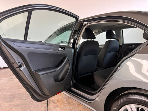 Volkswagen Jetta 2.0 Tiptronic At