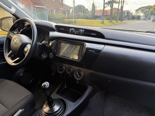 Toyota Hilux 2.4 Tdi Cd Dx 4X2 Mt