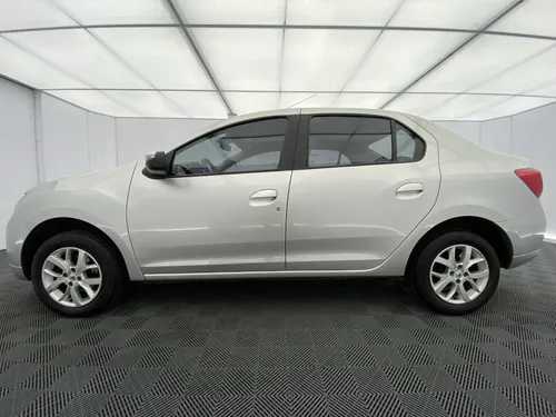 Renault Logan 1.6 Intens Bva
