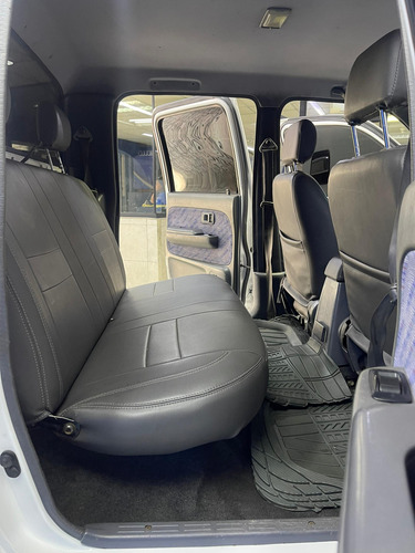 Toyota Hilux 2005 Sincronico 4x4