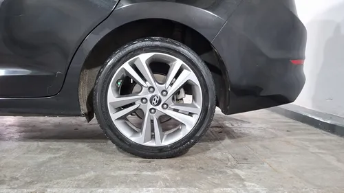 Hyundai Elantra 2.0 LIMITED TECH NAVI AUTO