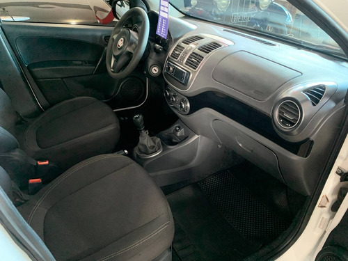 Imagem 12 de 13 de Fiat Grand Siena 1.0 Evo Flex Attractive Manual